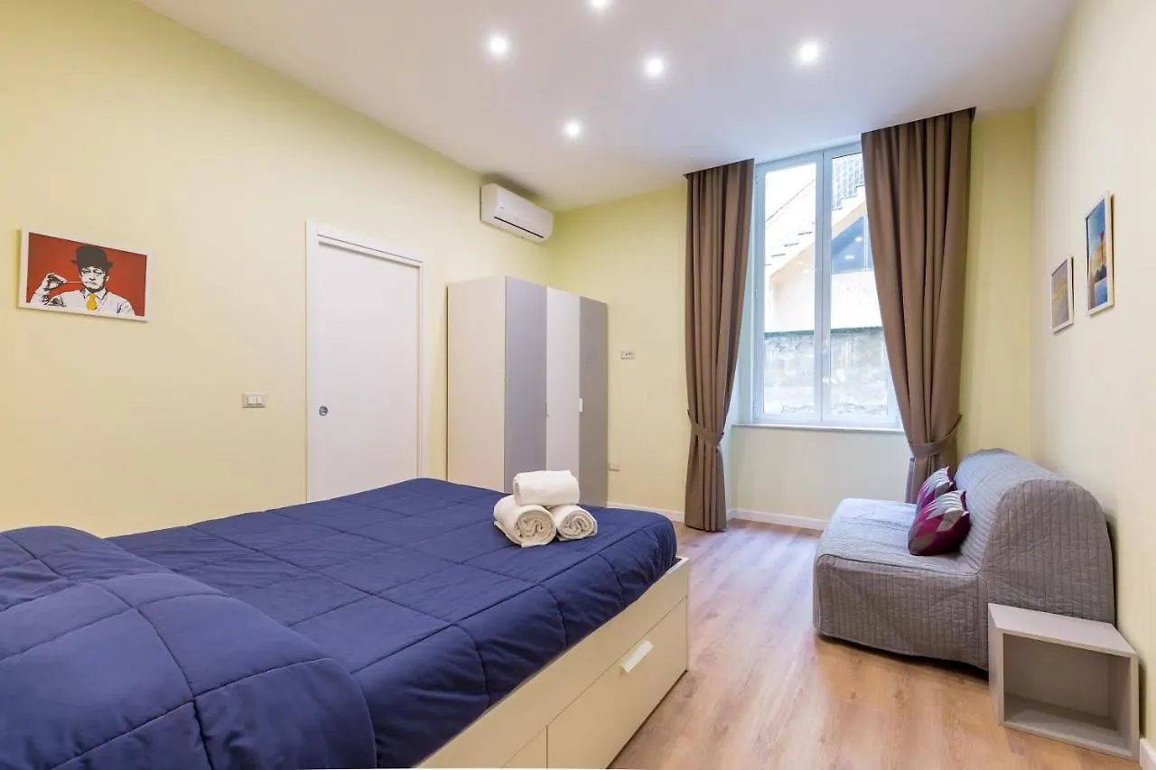 Appartamento San Marcellino Cool And Central By Napoliapartments Italia